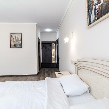 Opera House Apartment 3 Lvov Exteriér fotografie