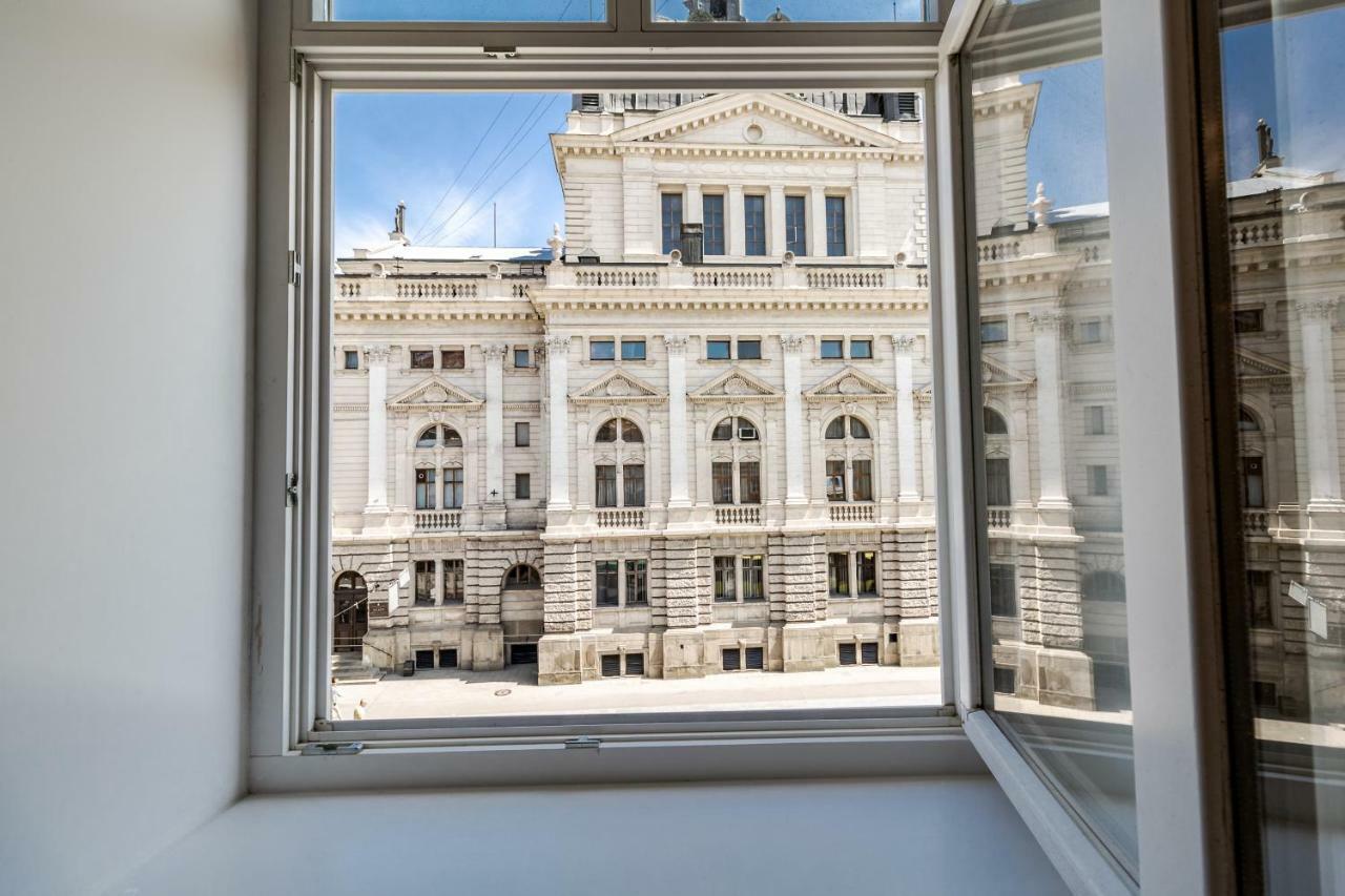 Opera House Apartment 3 Lvov Exteriér fotografie