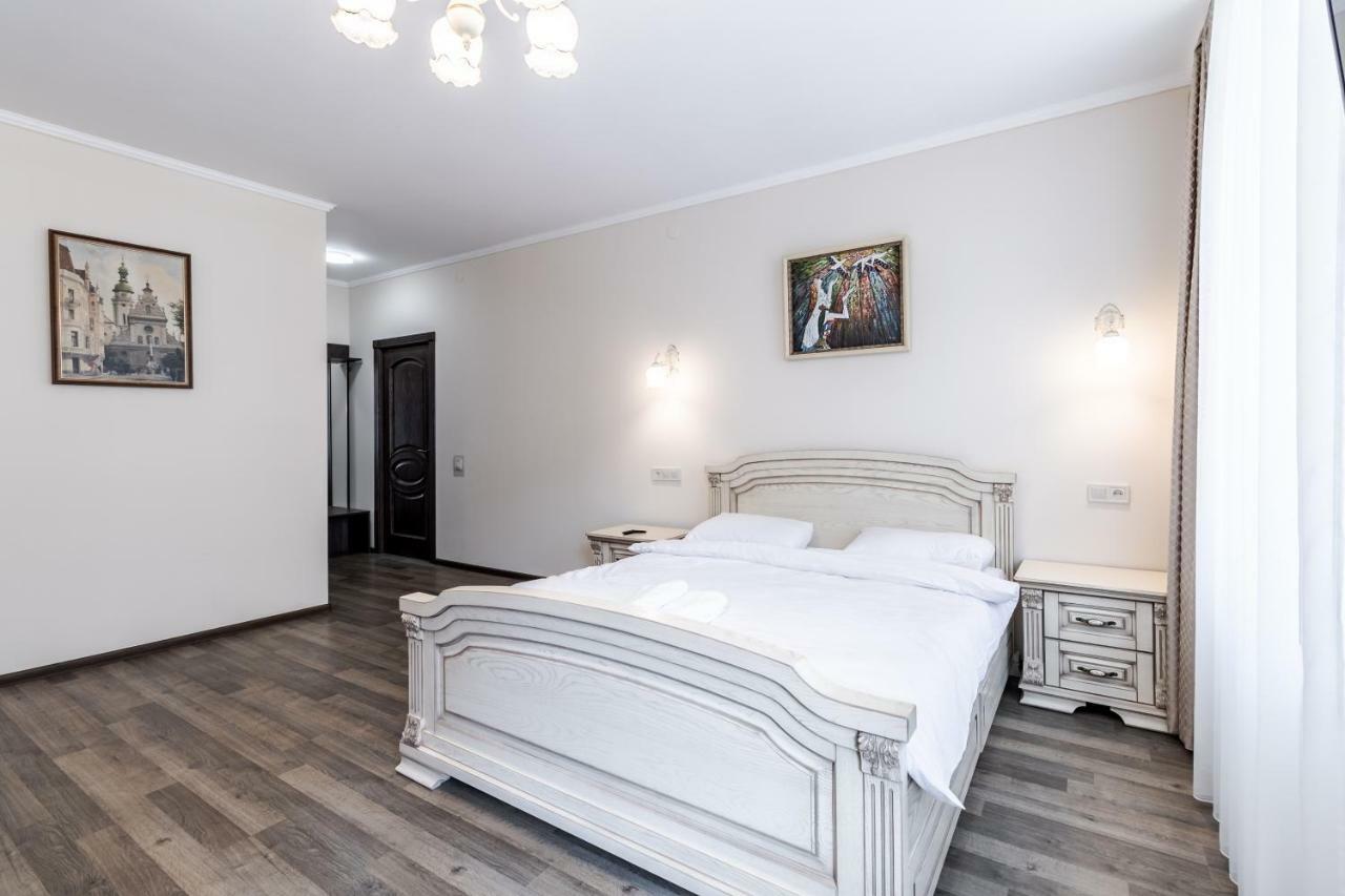 Opera House Apartment 3 Lvov Exteriér fotografie